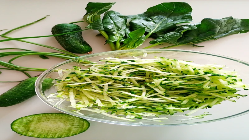 Salata sa krastavcima i pavlakom