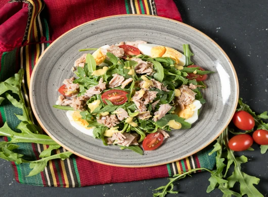 Salata sa tunjevinom i rukolom