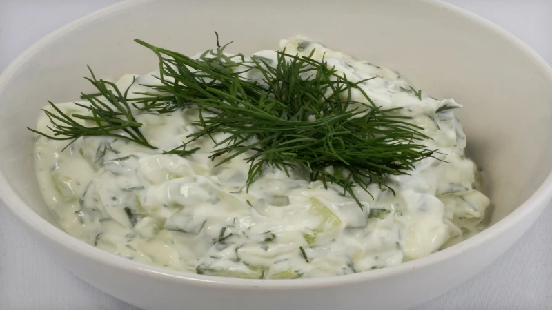 Grčki tzatziki umak