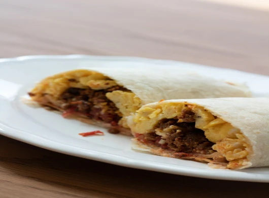 Tortilja sa mljevenim mesom i jajima