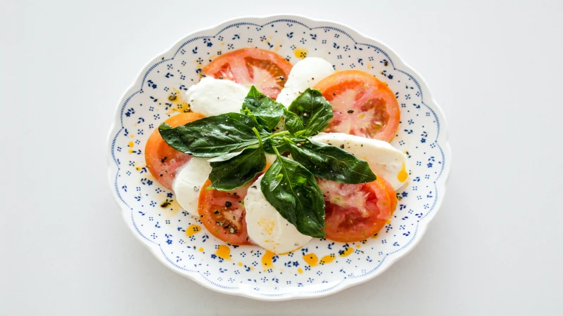 Salata sa paradaizom i sirom