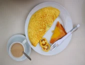 Recept za omlet sa sirom i purećom šunkom