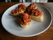 Bruskete s paradaizom i bosiljkom - jednostavan i ukusan recept za predjelo