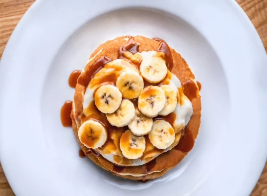 Recept za karamelizirane banane sa sokom od naranče