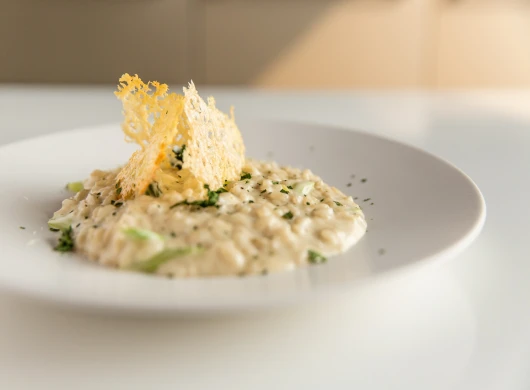 Recept za rižu sa špinatom parmezanom i bijelim lukom