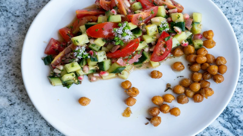 Salata od slanutka i feta sira