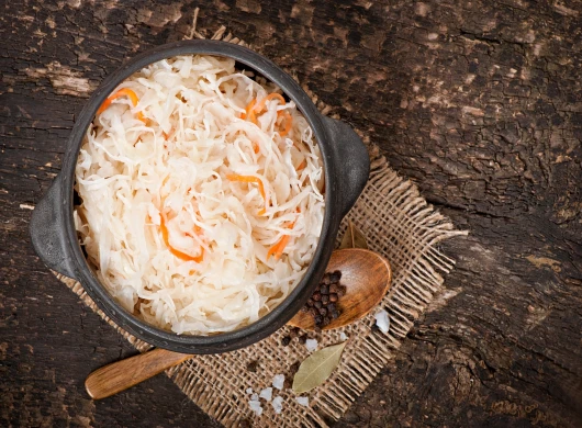 Salata od kupusa mrkve i limuna