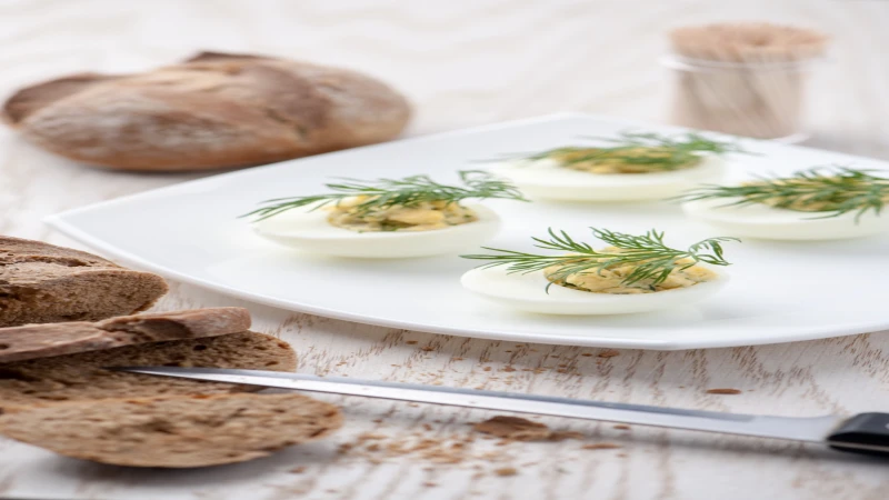 Punjena jaja sa tunjevinom