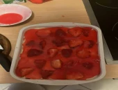 Sočni kolač sa jagodama