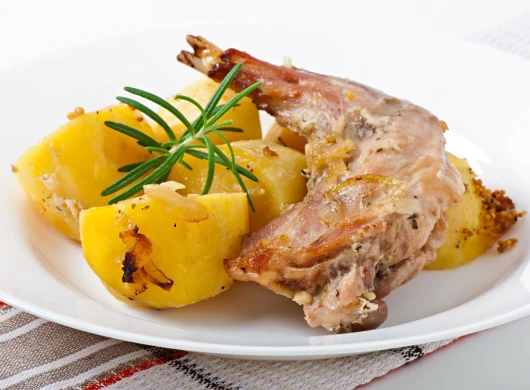Sočni bataci sa krompirom iz pećnice