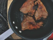 Janjeći kotlet sa bijelim lukom