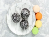 Slatke kuglice sa hurmama, bananama, bademima i chia sjemenkama