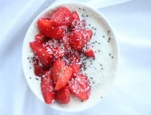 Chia puding sa jagodama