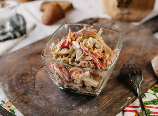 Salata sa jabukom, mrkvom i celerom
