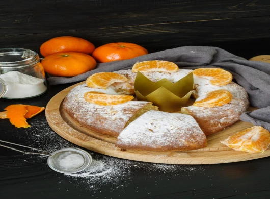 Sočni kuglof sa mandarinama i limunom