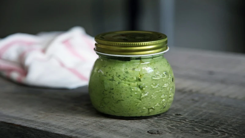 Pesto od špinata, oraha i parmezana