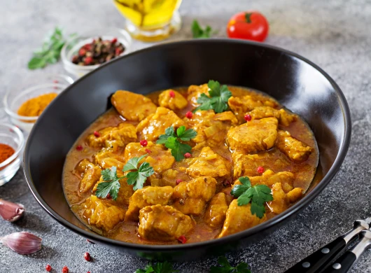 Piletina u curry sosu