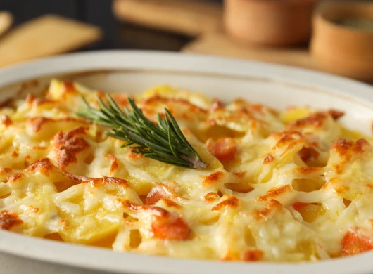 Makaroni sa sirom i škampima