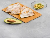 Tortilja sa jajima, avokadom i mozzarellom