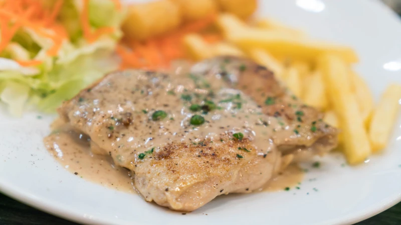 Juneće šnicle u umaku od senfa i vrhnja