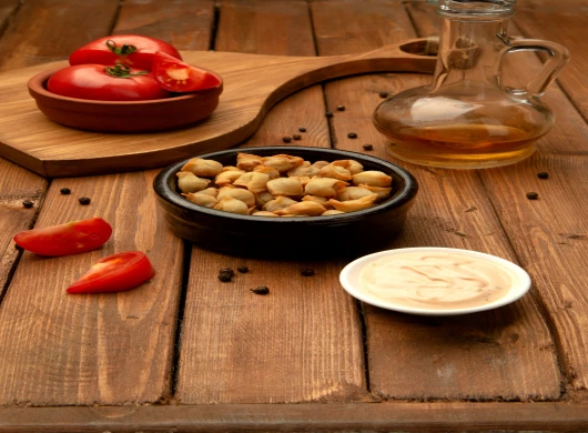 Pečeni slanutak sa feta sirom i paradaizom