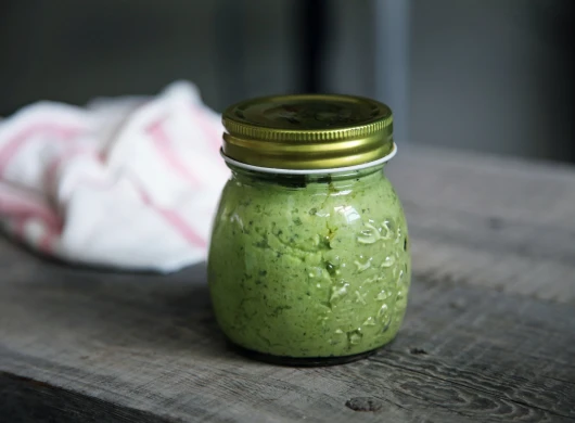 Pesto od graška i oraha