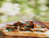 Tost sa gljivama i avokadom