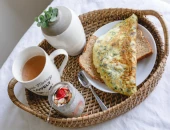 Omlet sa tunjevinom, povrćem i sirom