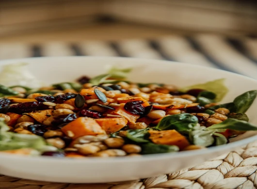 Salata sa krompirom i slanutkom