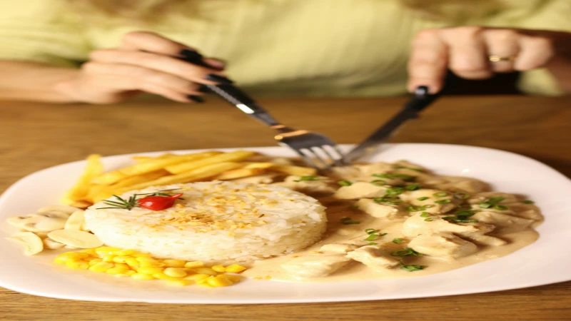 Piletina u umaku od kiselog vrhnja