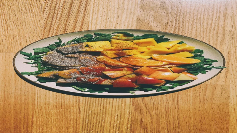 Voćna salata sa mangom narančom i đumbirom