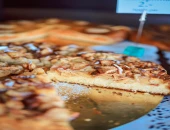 Prhki kolač sa vanilijom i bademima