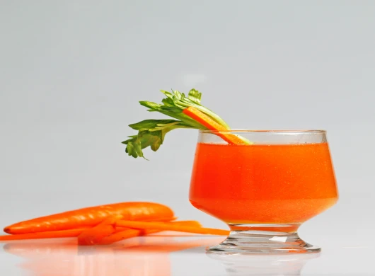 Recept za sok od mrkve naranče i đumbira