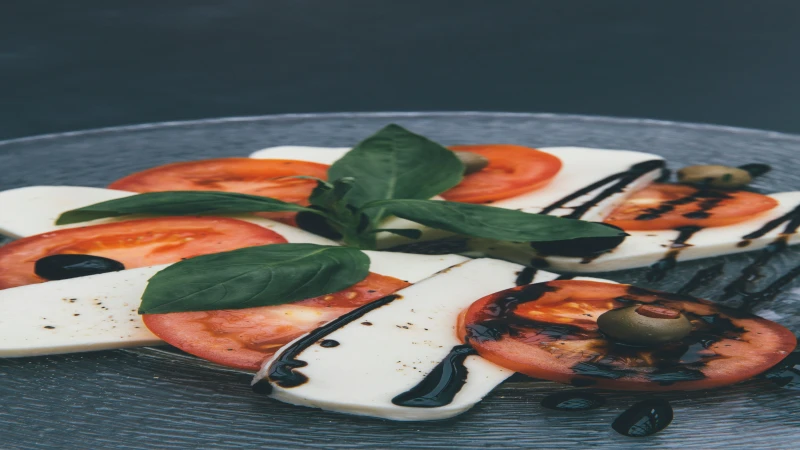 Salata sa paradaizom i mozzarellom
